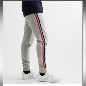 NWT Moncler Slim-Fit Tapered Logo-Appliquéd Cotton-Jersey Sweatpants - Gray